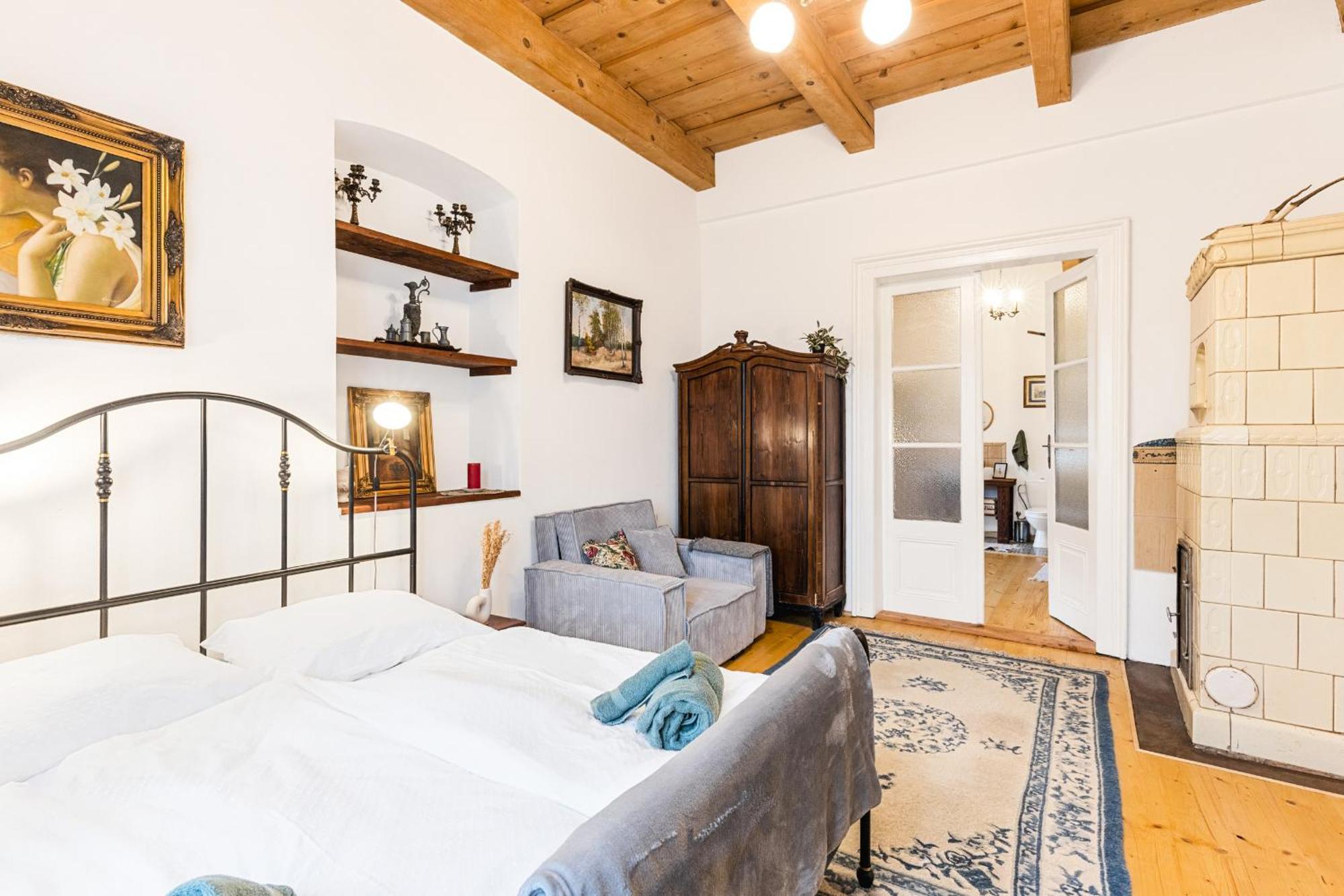 Sovi Dom- Historicke Apartmany Z 19 Storocia, 4Km Od Banskej Stiavnice Svaty Anton Exterior photo